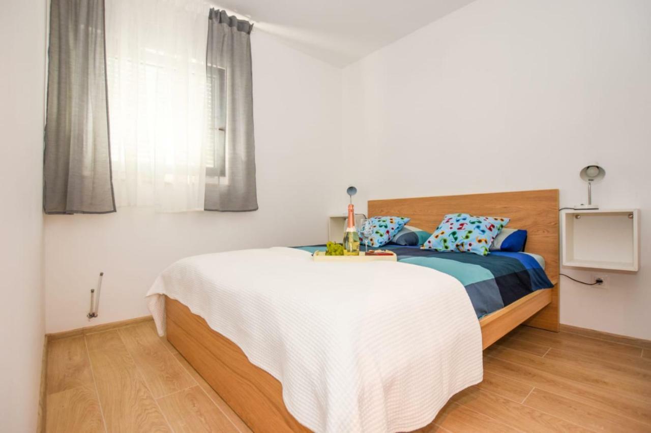 Apartments Milena 8 Mandre Luaran gambar